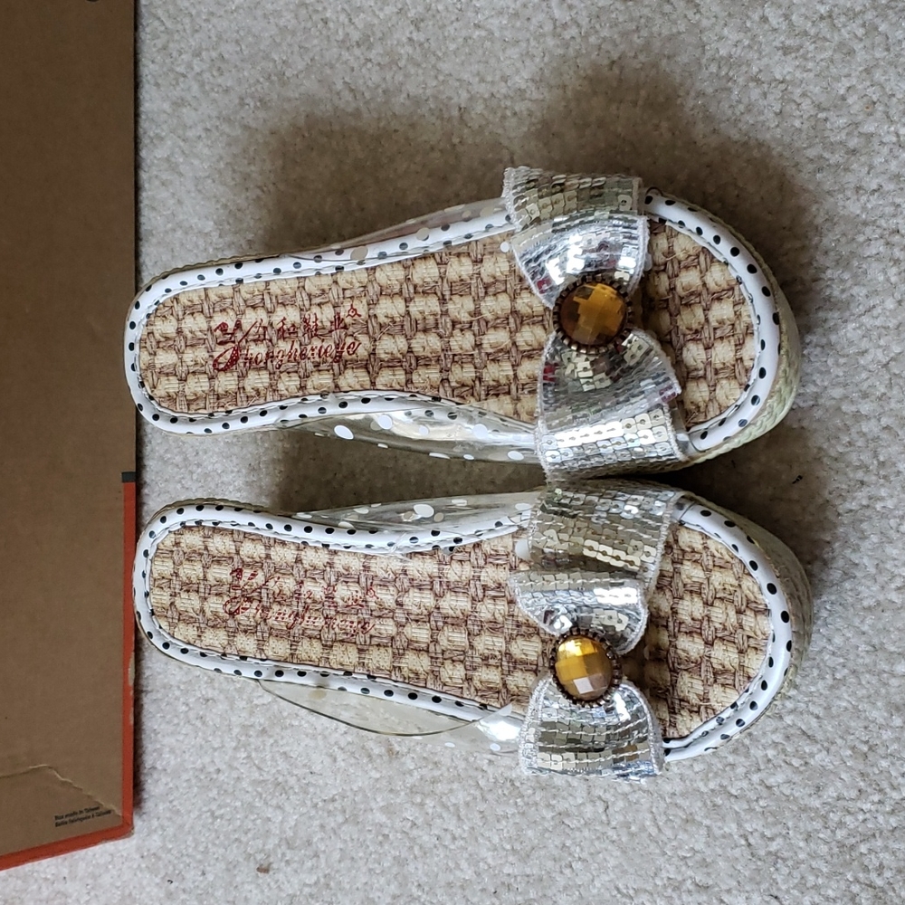 GUC Wedges, Size 5.5